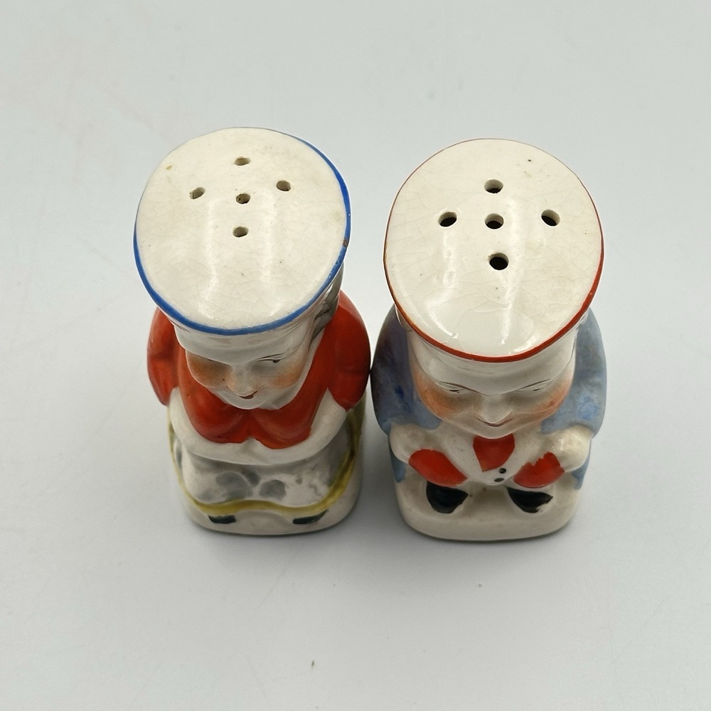 Salt and Pepper Shakers Pair Vintage Toby Style  - Made In Japan - Picture 2 of 7